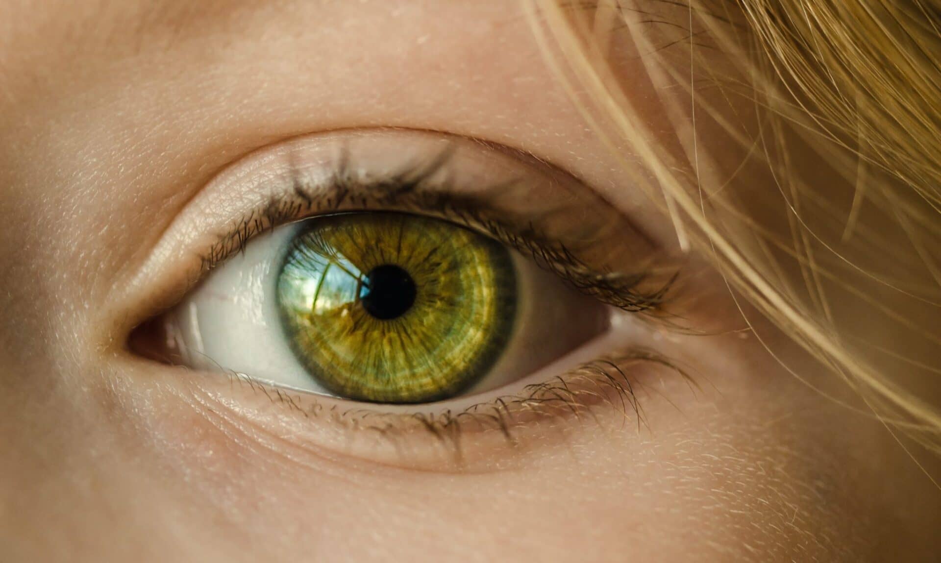 yoga eyes